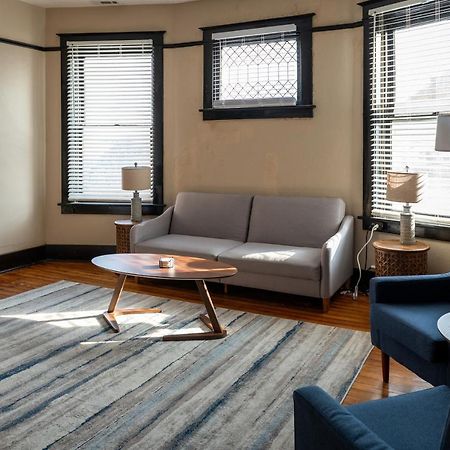 Updated 3 Bedroom Unit With Balcony! ケープジラード エクステリア 写真