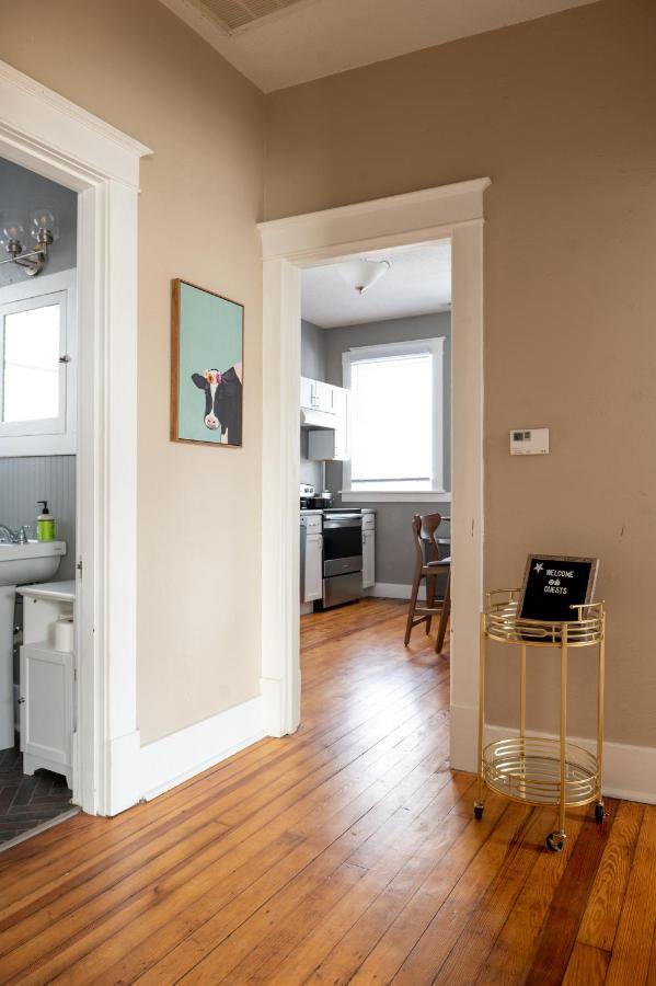 Updated 3 Bedroom Unit With Balcony! ケープジラード エクステリア 写真