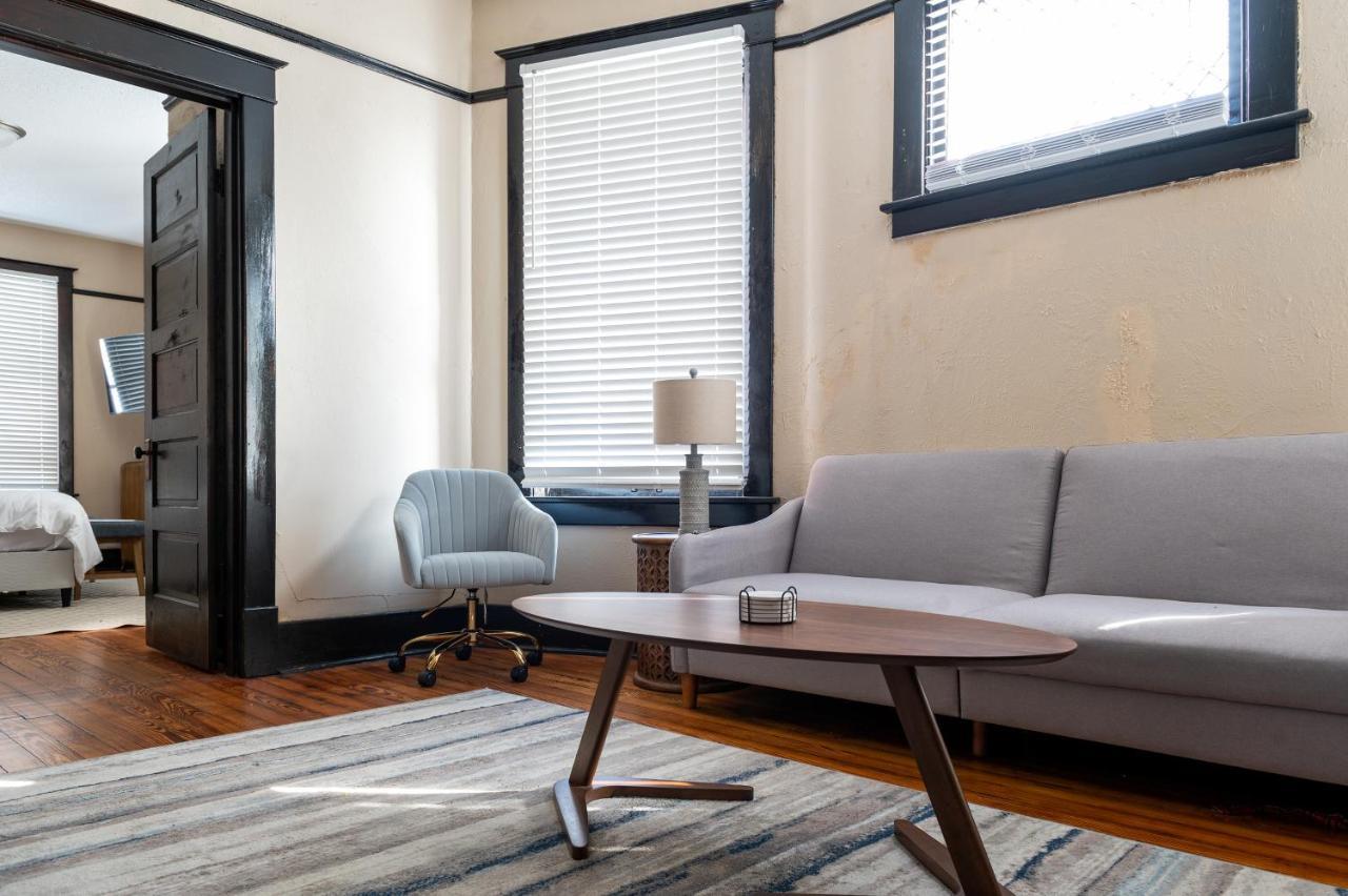 Updated 3 Bedroom Unit With Balcony! ケープジラード エクステリア 写真