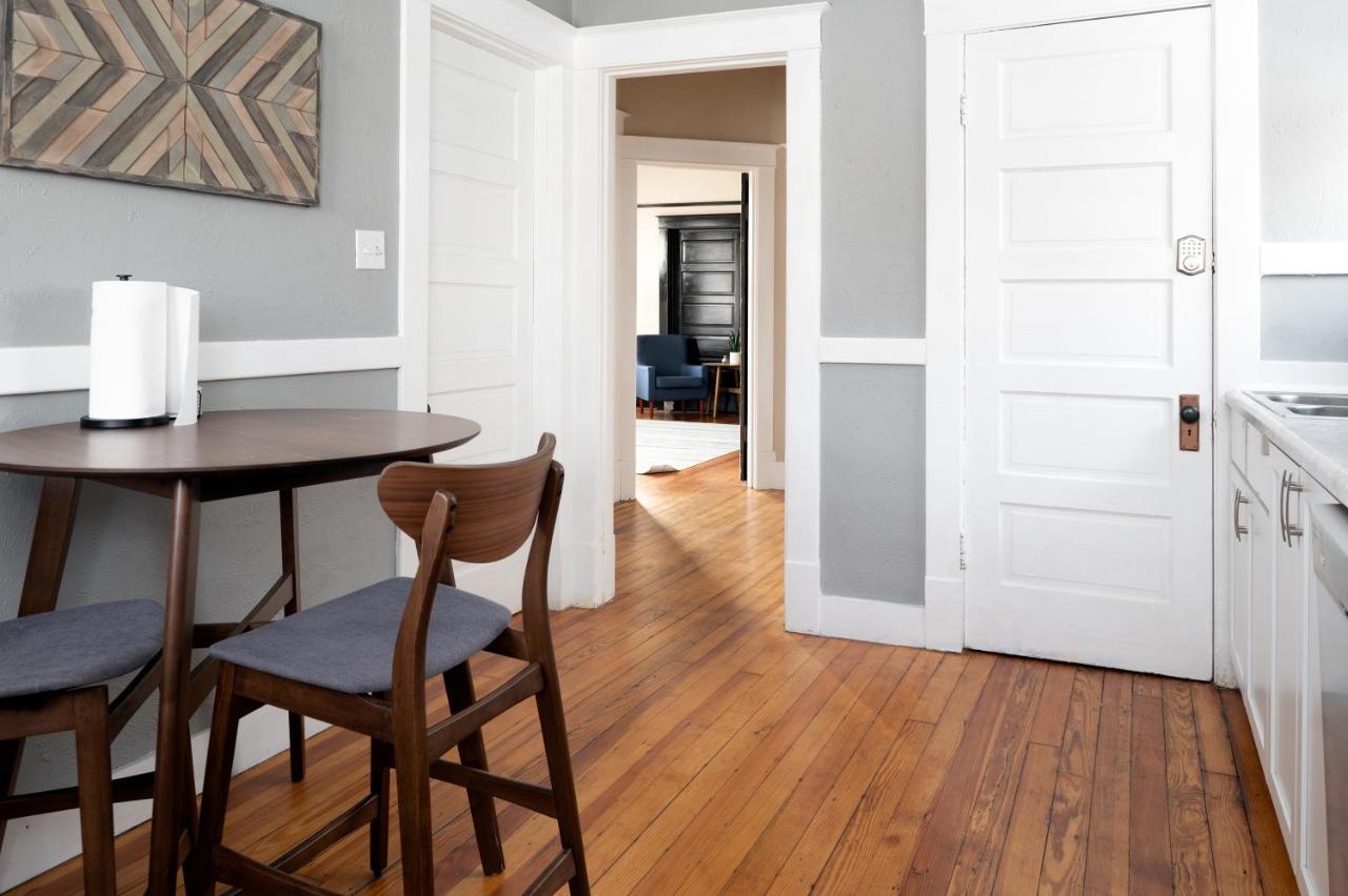 Updated 3 Bedroom Unit With Balcony! ケープジラード エクステリア 写真