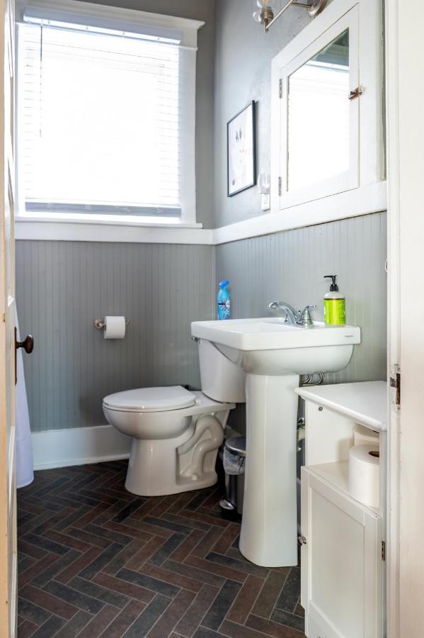 Updated 3 Bedroom Unit With Balcony! ケープジラード エクステリア 写真