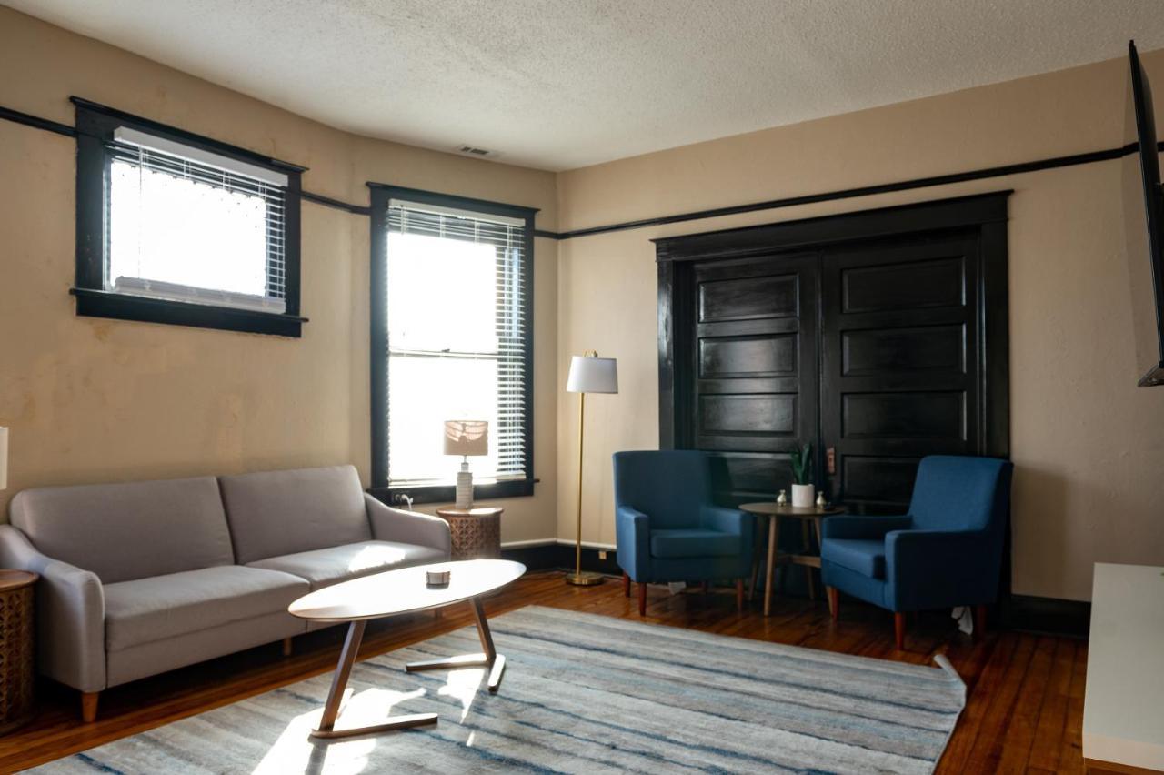 Updated 3 Bedroom Unit With Balcony! ケープジラード エクステリア 写真